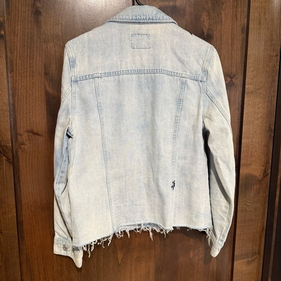 Old Navy Light Blue Denim Jacket with Floral Embroidery Size M - Picture 8 of 11